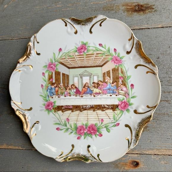 EUC Vintage 2 Religious Wall Plates - Picture 9 of 16